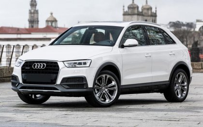 Karbonová ochranná lišta zadního nárazníku Audi Q3 černý karbon 2011-2015