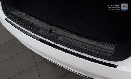 Karbonová ochranná lišta zadního nárazníku Audi Q3 černý karbon 2011-2015