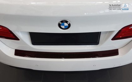 Karbonová ochranná lišta zadního nárazníku BMW 5 F10 červený karbon 2010-2017