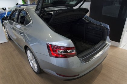 Nerezová ochranná lišta zadního nárazníku Škoda Superb III 15-16 chromová