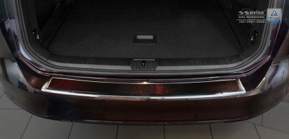 Nerezová ochranná lišta zadního nárazníku VW Passat B8 Variant (kombi) 14- s červeným karbonem