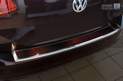 Nerezová ochranná lišta zadního nárazníku VW Passat B8 Variant (kombi) 14- s červeným karbonem
