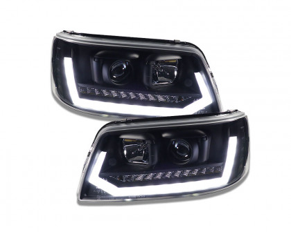 Přední světla s LED denními světly, LED dynamickým blinkrem VW T5 03-09 černá