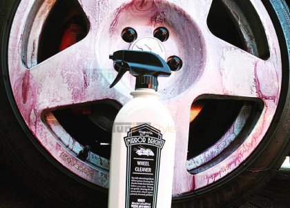 Meguiar's Mirror Bright Wheel Cleaner - pH neutrální pěnový čistič na kola s krvavým efektem
