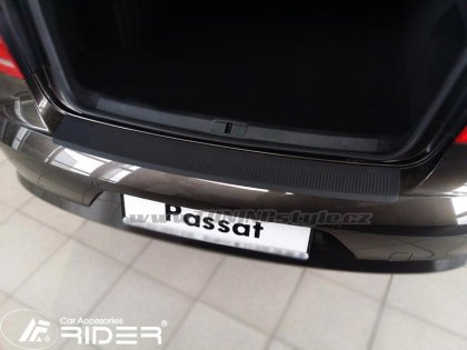 Nášlap kufru černý - VW Passat sedan B7 10-14