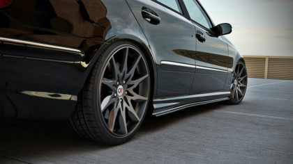 Prahové lišty Mercedes E-Class W211 AMG 02-09 černý lesklý plast