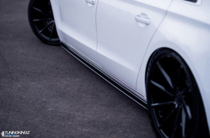 Prahové lišty Audi A8 D4 09-13 černý lesklý plast