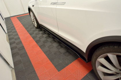 Prahové lišty V.2 TESLA MODEL X 2015- černý lesklý plast