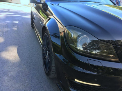 Prahové lišty MERCEDES-BENZ AMG C63 W204 FACELIFT (2011-2014) carbon look
