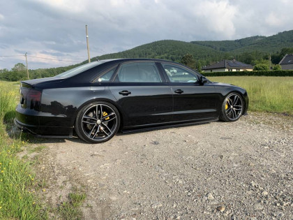 Prahové lišty Audi A8 Long D4 černý lesklý plast