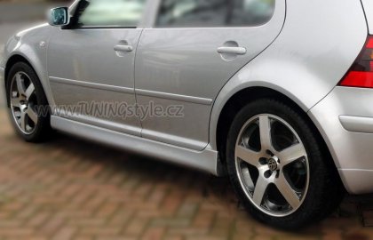 Boční prahy R32 design VW Golf IV /4   5dv.