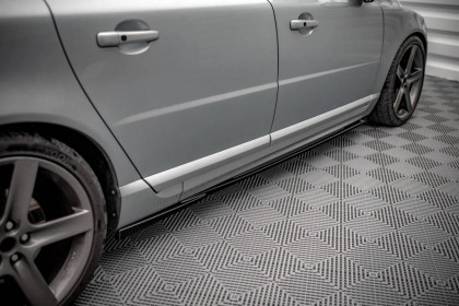Prahové lišty Volvo V70 Mk3 černý lesklý plast
