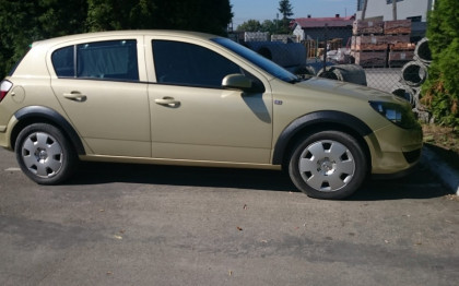 Plastové lemy blatníků Opel Astra H 4/5dv. 2004-2014 4ks