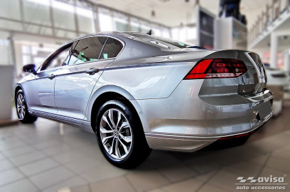 Nerezová ochranná lišta zadního nárazníku VW Passat B8 sedan  - stříbrná