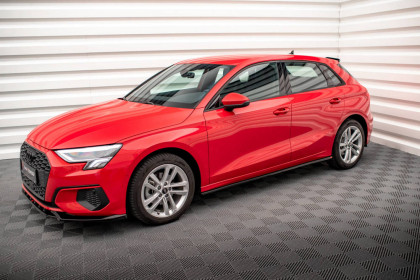 Prahové lišty Audi A3 8Y černý lesklý plast