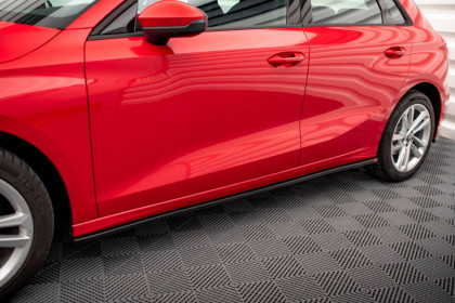 Prahové lišty Audi A3 8Y černý lesklý plast
