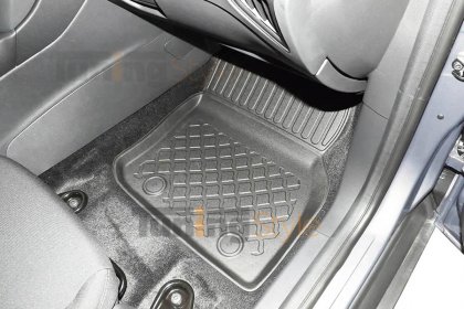 Přesné plastové koberce, vaničky s vysokým okrajem - Ford Focus III.11-