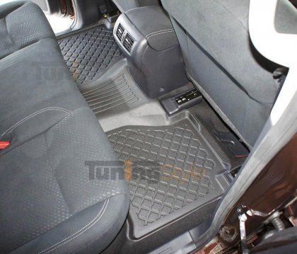 Přesné plastové koberce, vaničky s vysokým okrajem - Nissan Navara 16-