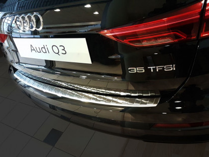 Nerezová ochranná lišta zadního nárazníku AUDI Q3 2018- stříbrná