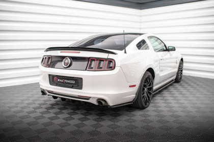 Splittery zadní boční Ford Mustang Mk5 Facelift černý lesklý plast