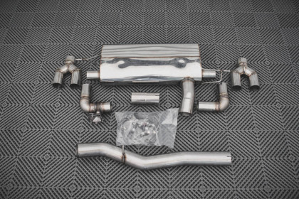 Zadní difuzor V.1 + Miltek sport exhaust BMW 1 F40 M-Pack/ M135i černý lesklý plast , titanové opálené koncovky