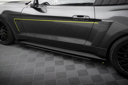 Prahové lišty Street pro + flaps Ford Mustang GT Mk6 černo červené