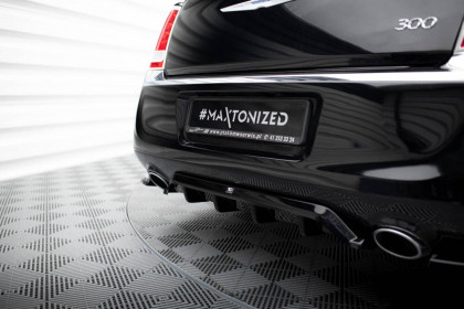 Spoiler zadního nárazniku Chrysler 300 Mk2 černý lesklý plast