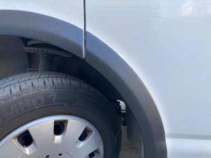Plastové lemy blatníků pro VW Transporter T5 T5.1 2003-2015 (SV / RD) (10ks)