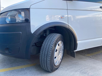 Plastové lemy blatníků pro VW Transporter T5 T5.1 2003-2015 (SV / RD) (10ks)