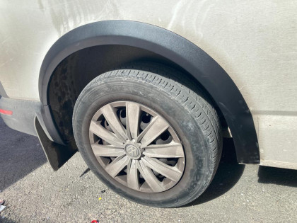 Plastové lemy blatníků pro VW Transporter T6 2015-2019 (SV / RD) (10ks)