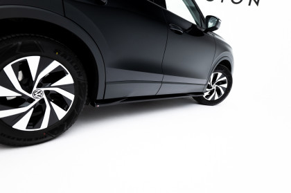 Prahové lišty Volkswagen Tiguan Mk3 černý lesklý plast